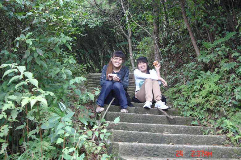 ż��Ƽ����Ů1