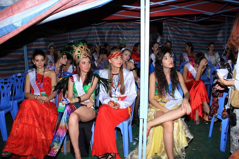 ������С QL]I)MR5MD{KDCD1X2C{J5D.jpg