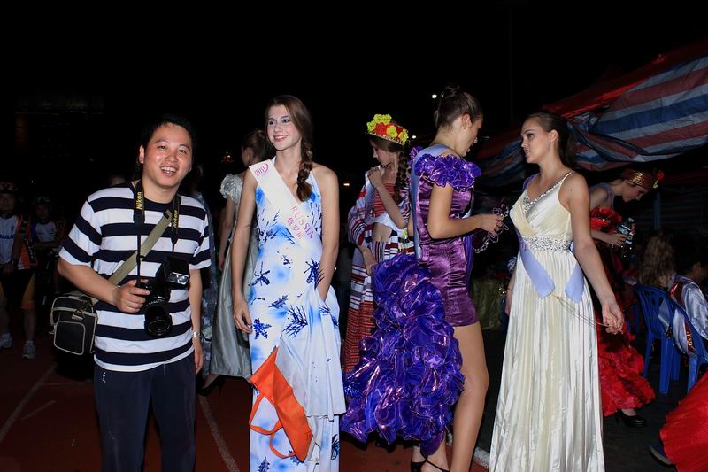 ������С S@7W}4H6VNR)B1Y%_9BDJ2W.jpg