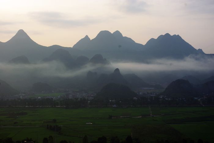 ��ɽ���أ����ϣ�