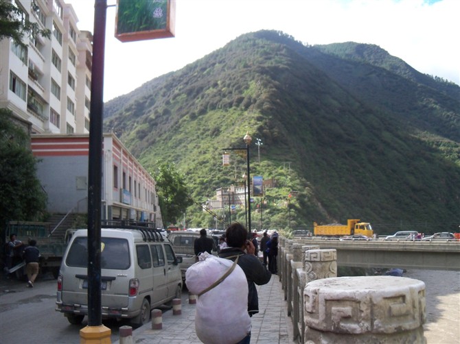 ����·�ϵĳ�