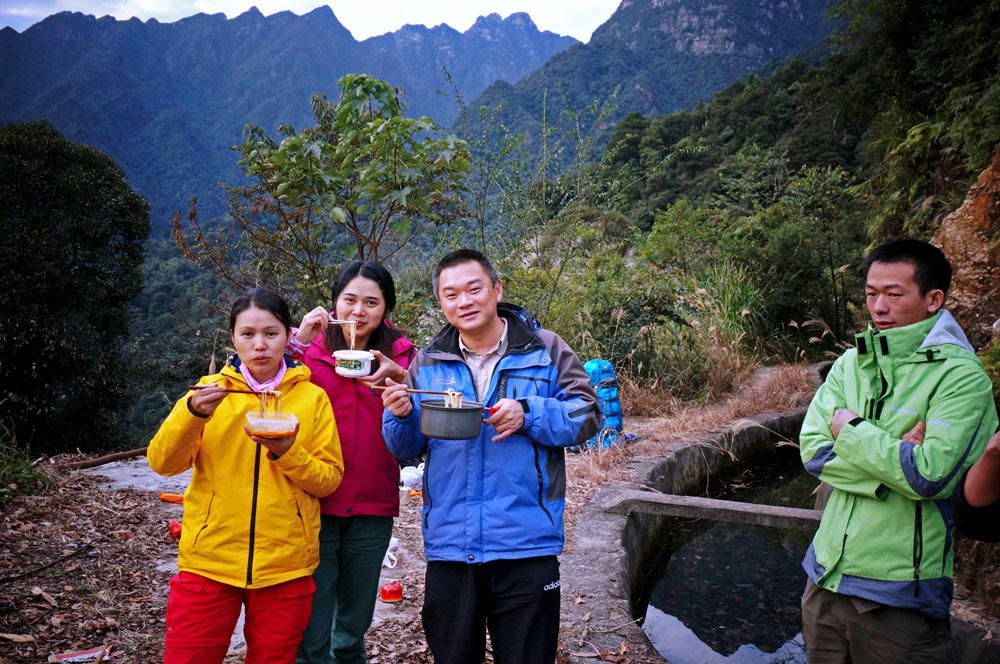 �Һ������ڽ���������ġ���ʳ��ĸ������������