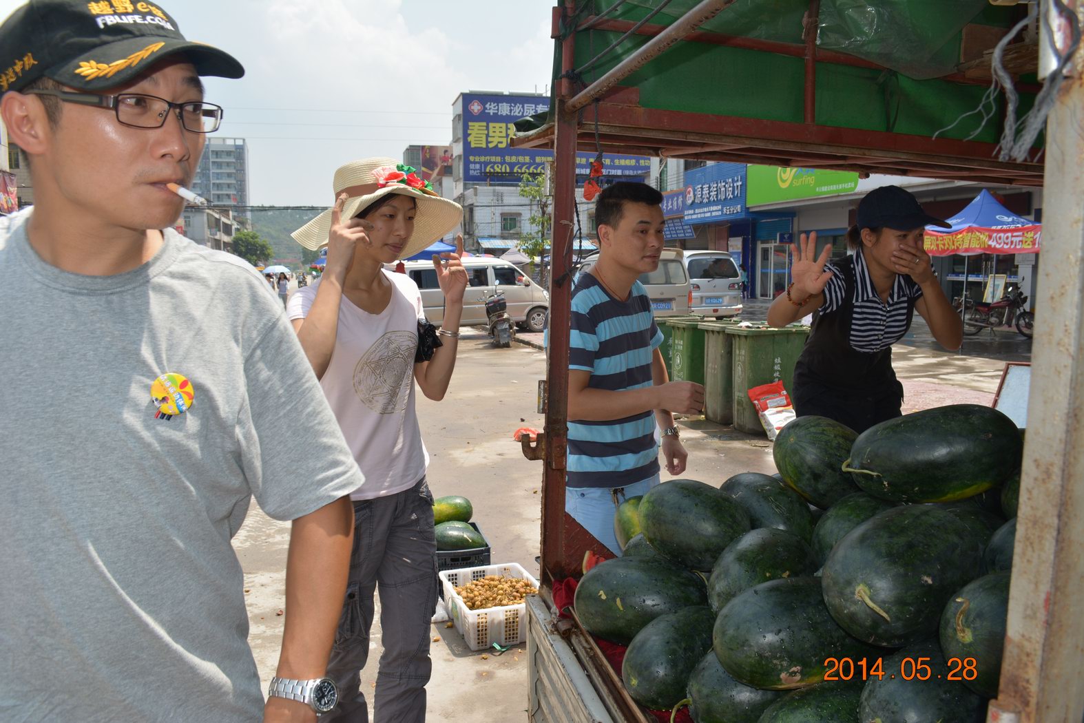 �ϰ��￴��˭�ˣ�Ц��������