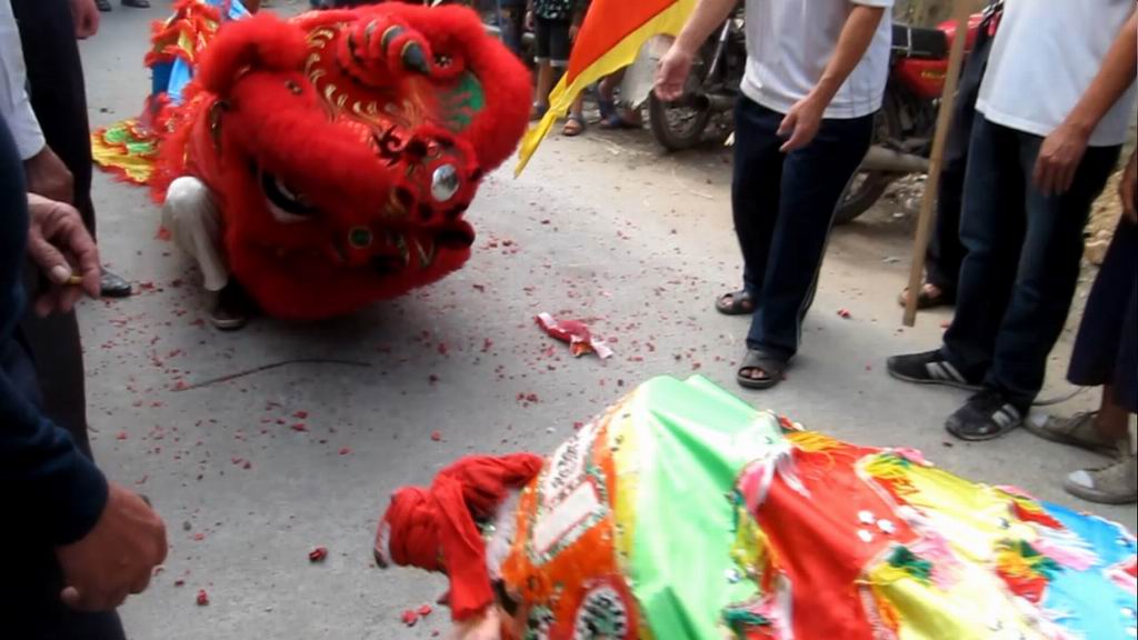 ������С �������������ۼ�����ǰ��ʨ���2.jpg