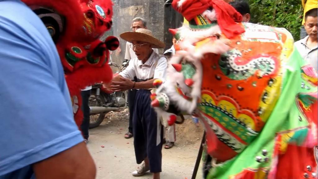 ������С �������������ۼ�����ǰ��ʨ���4.jpg