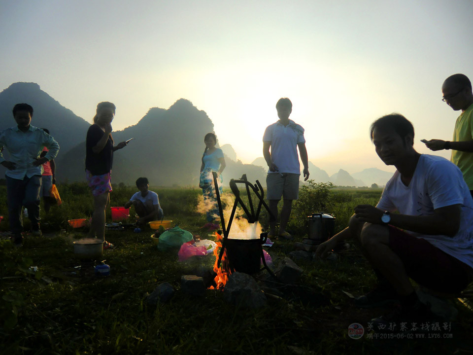 Ӣ������¶Ӫ����ջ