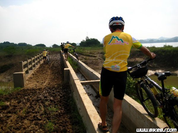 ����ǰ��