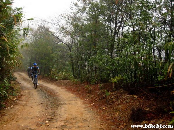 �ʼ�ɽ����