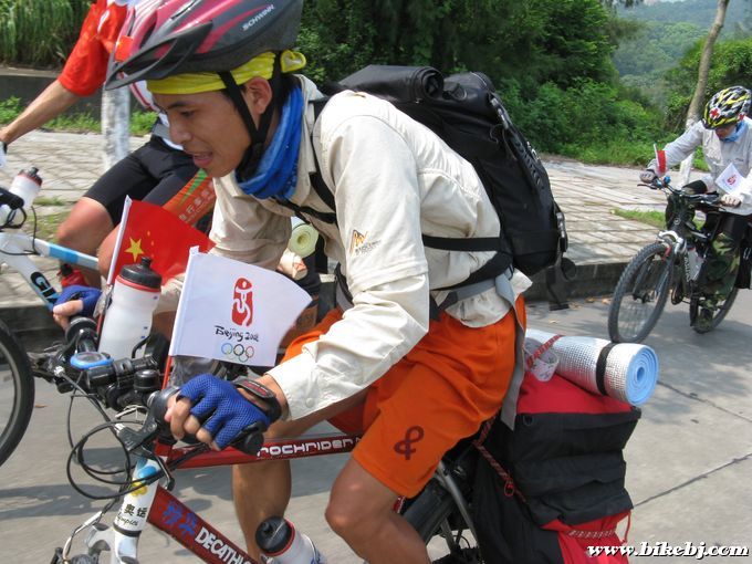 ����;��02