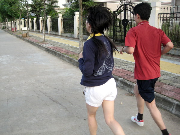 ԭ�����׸�͵�Ȼ�Ѿ�ԶԶ�������˺�����