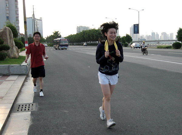 �׸�͵�ȻҲ���ﾲ���㳡