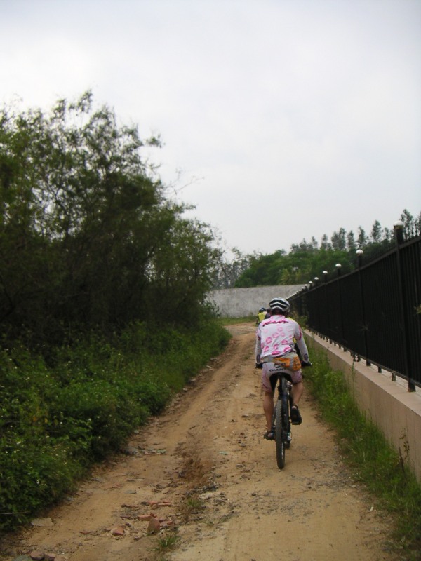 ������������ϧ����һ��������·���˷ܣ�������ͣ�������ˣ���