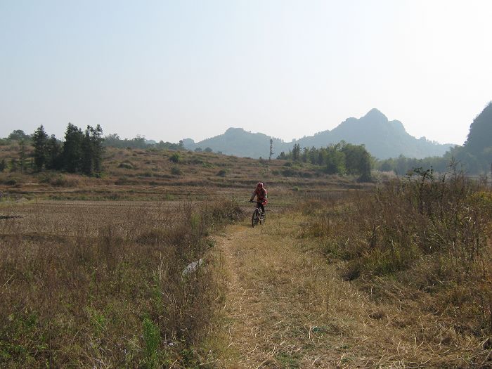 ����������С·��