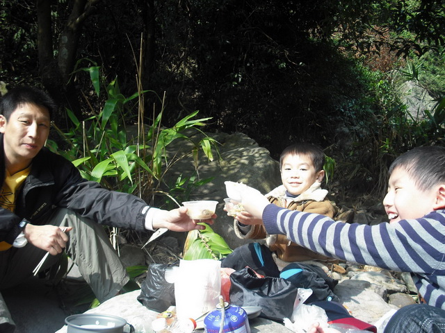 �Է�����