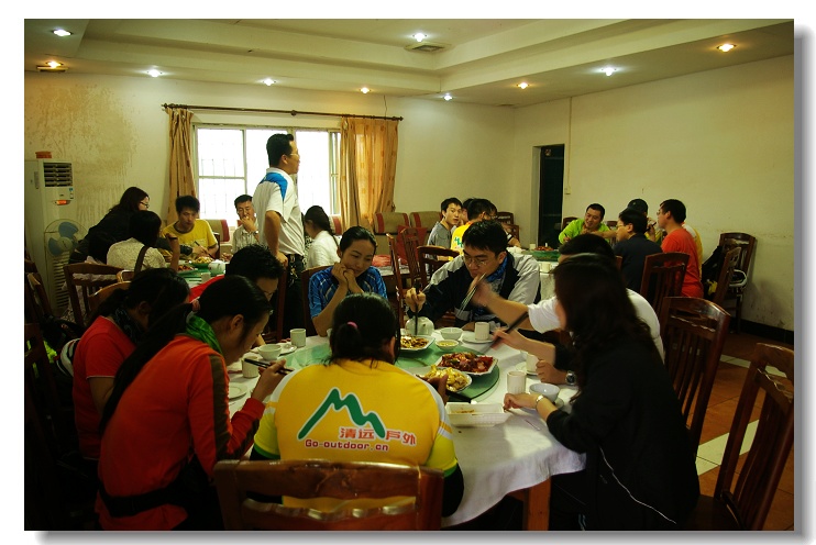 �ǳ����ֵĳ��棬��Χ̨�����ж��顣