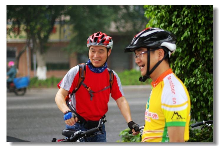 �������ɫ�ֵ�,�ۼ���ʼ�ͻ���Ц��.