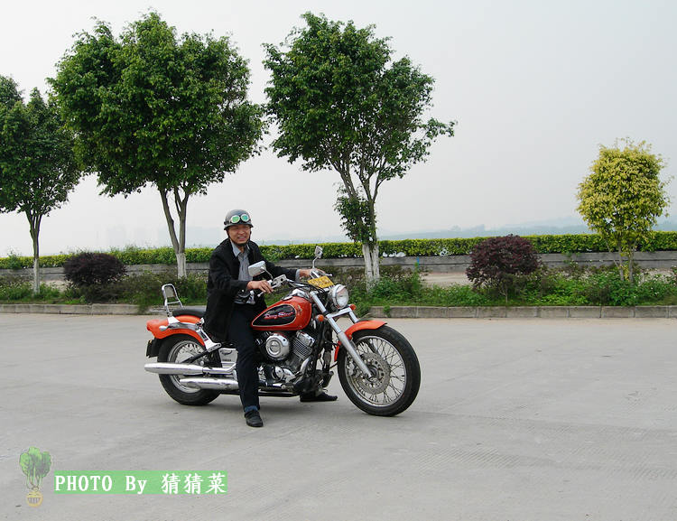 ��������ż��һλ���Ź���Ħ�е�����������������У����Ǹ�֪����̳��ַ��