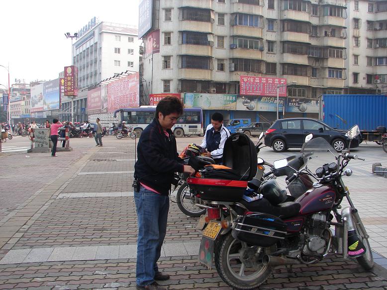 �ټ���������װ����