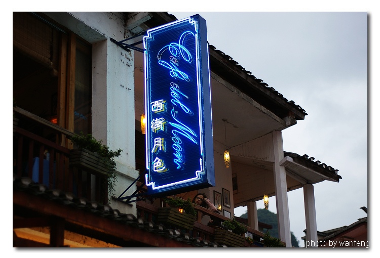 ������ɫ