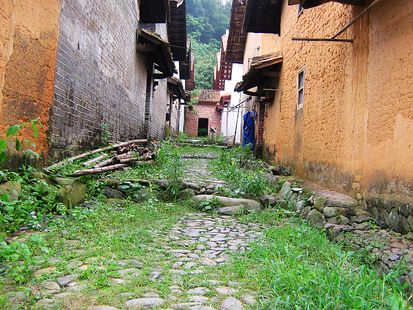 ����ʯ��·