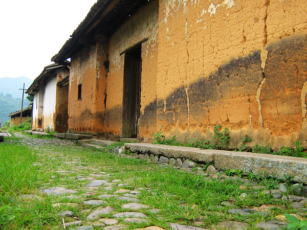 ����ʯ��·