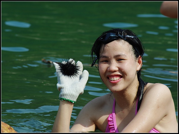 С����Ů�뺣��