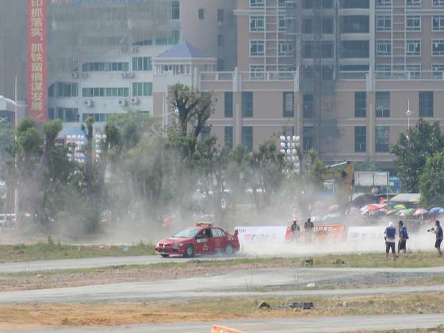 �������Ķ��������ˣ��ұ����ǻ�����