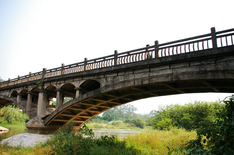 ���ŵ���ΰ,�����ܲµ�������Ů��˭��?