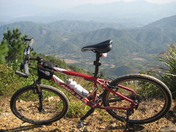 �е�һ����ɽС��ζ����