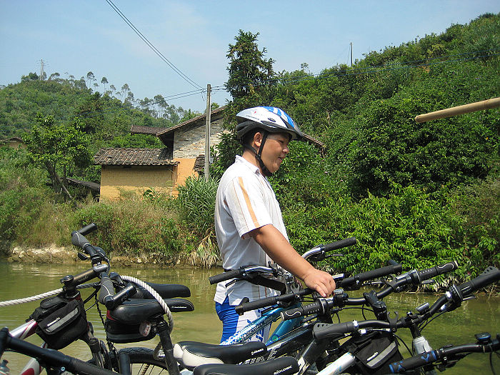 �ڰ������г����ϰ������ϴ��˵�˧�磭���飬Ǳˮͧ