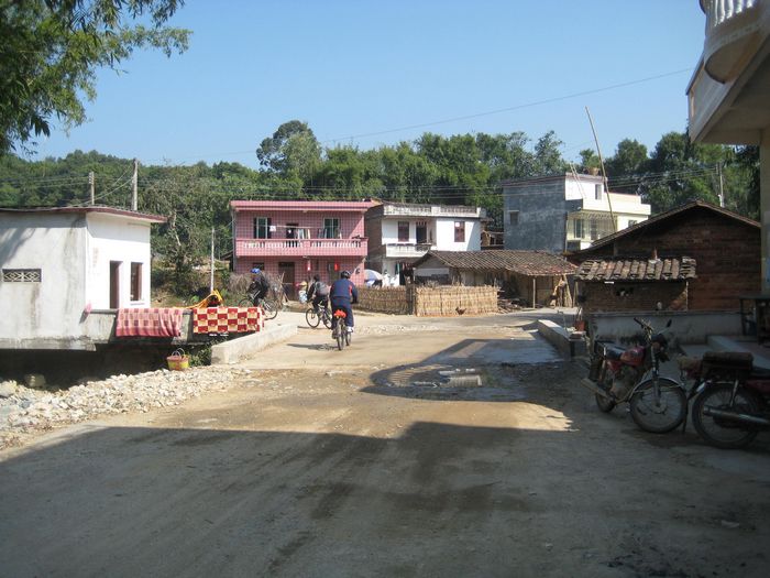 �������Χ���д���ת��·��,����ȥ����ɽ��·