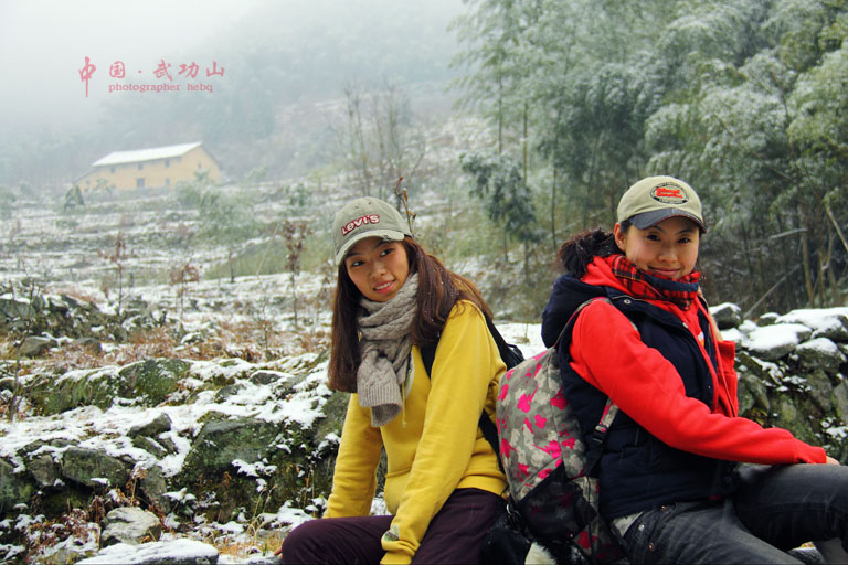 �Ϸ���ŮA��C